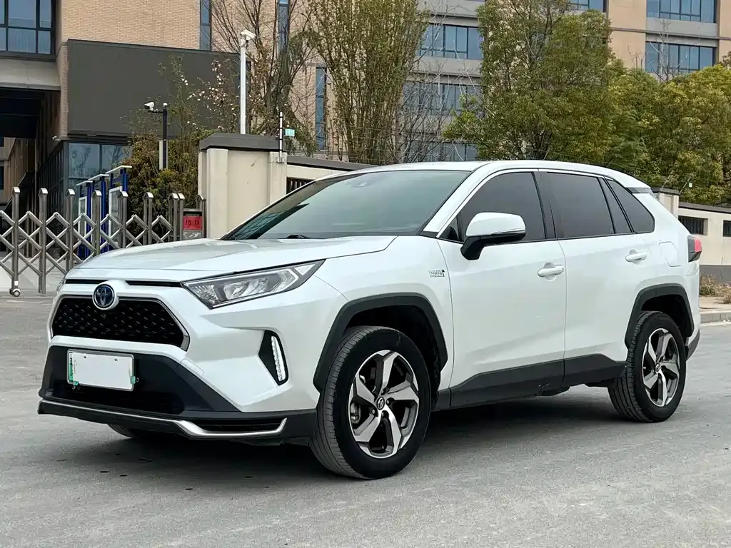Toyota RAV4 Prime — фото 1