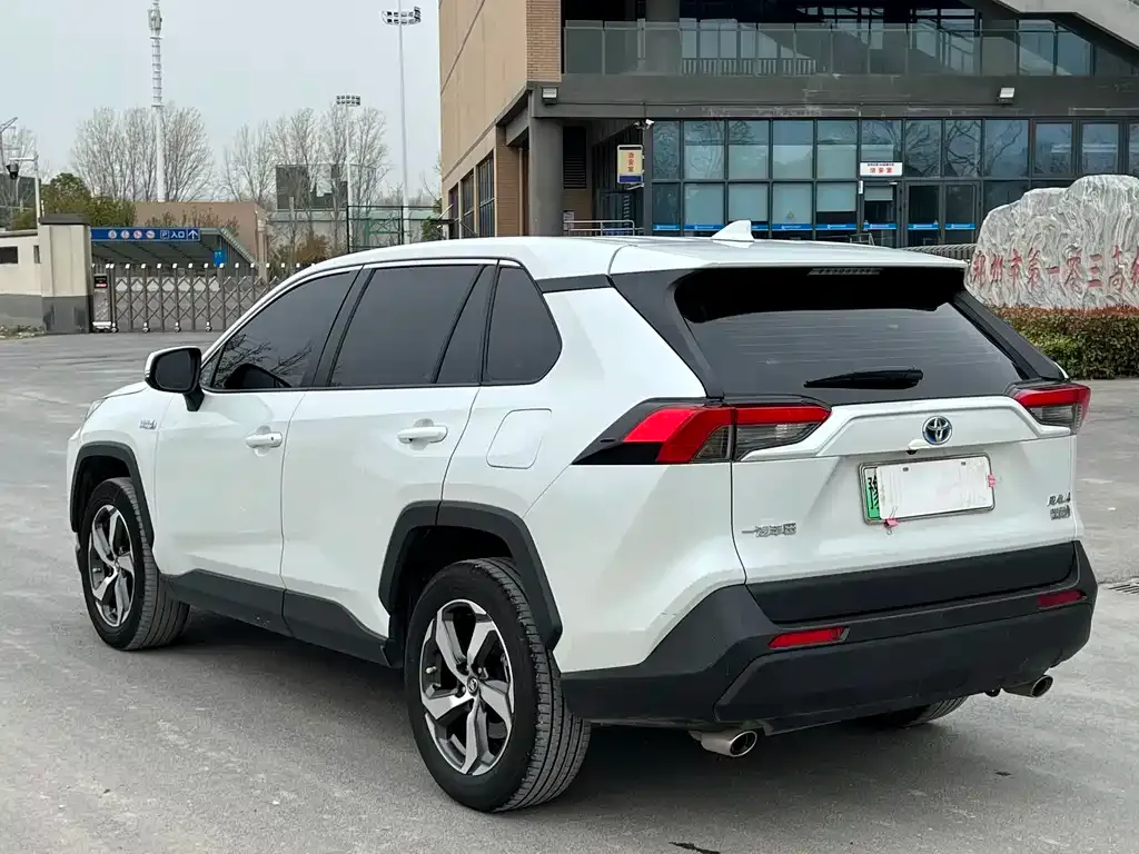 Toyota RAV4 Prime — фото 3