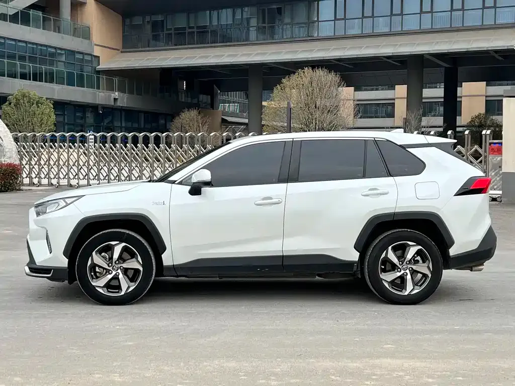 Toyota RAV4 Prime — фото 7