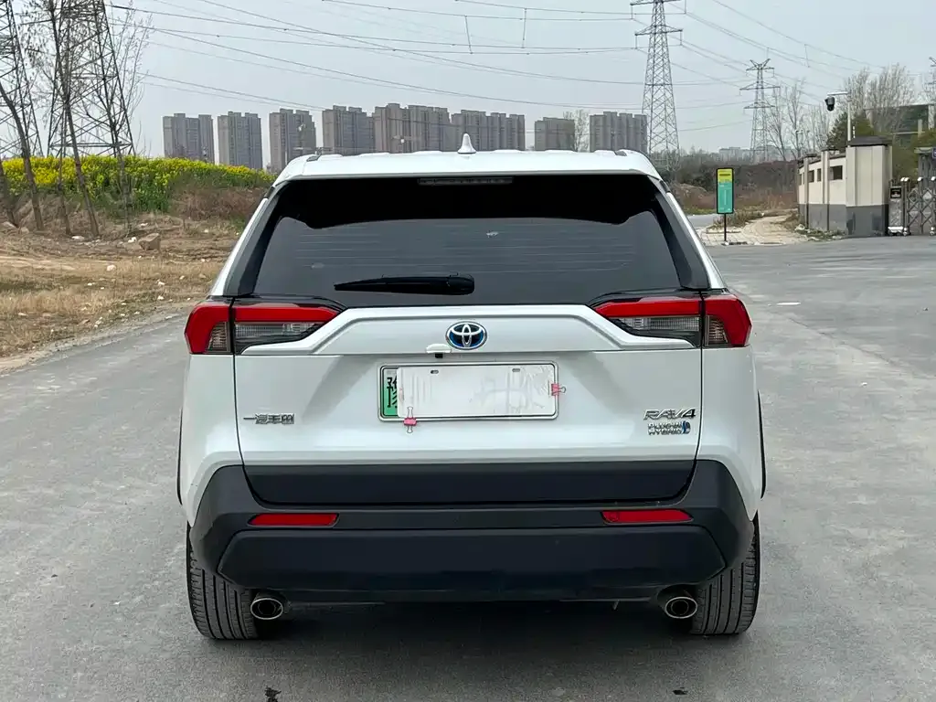 Toyota RAV4 Prime — фото 9