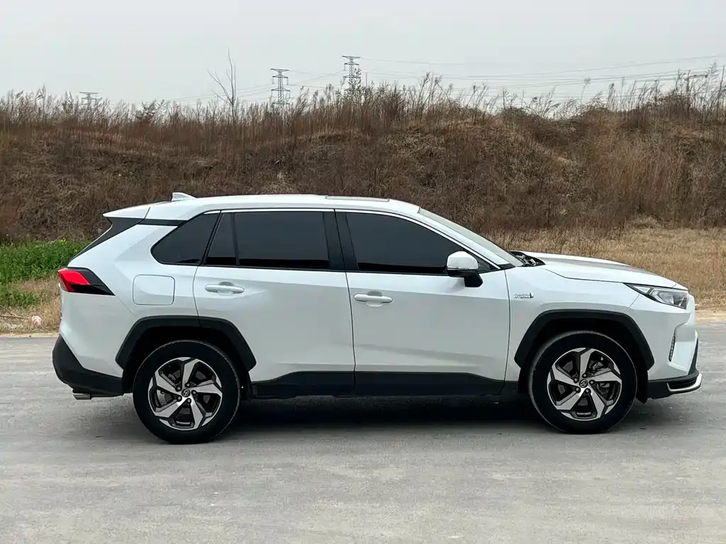 Toyota RAV4 Prime — фото 8