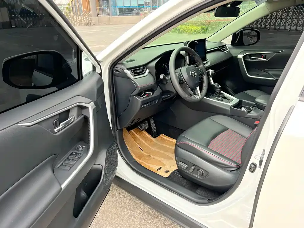 Toyota RAV4 Prime — фото 10