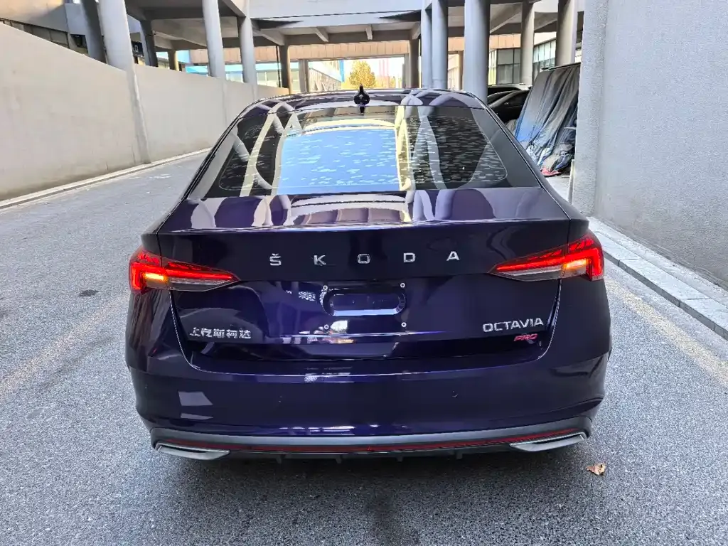 Skoda Octavia — фото 7
