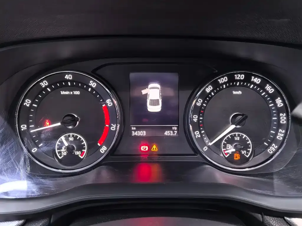 Skoda Octavia — фото 2
