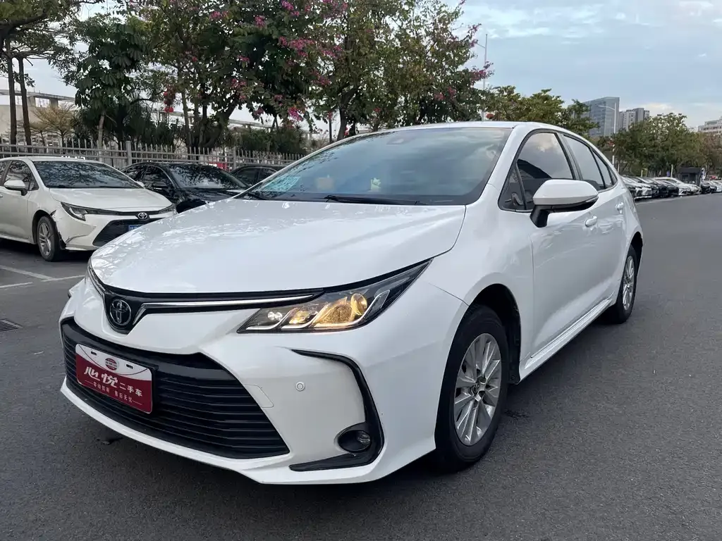 Toyota Corolla — фото 1