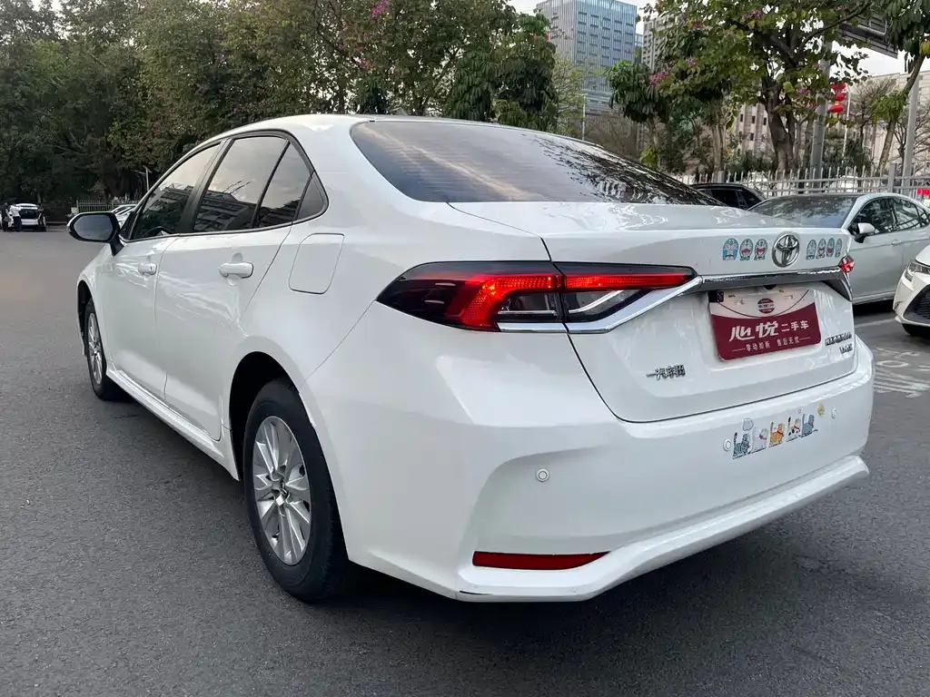Toyota Corolla — фото 10