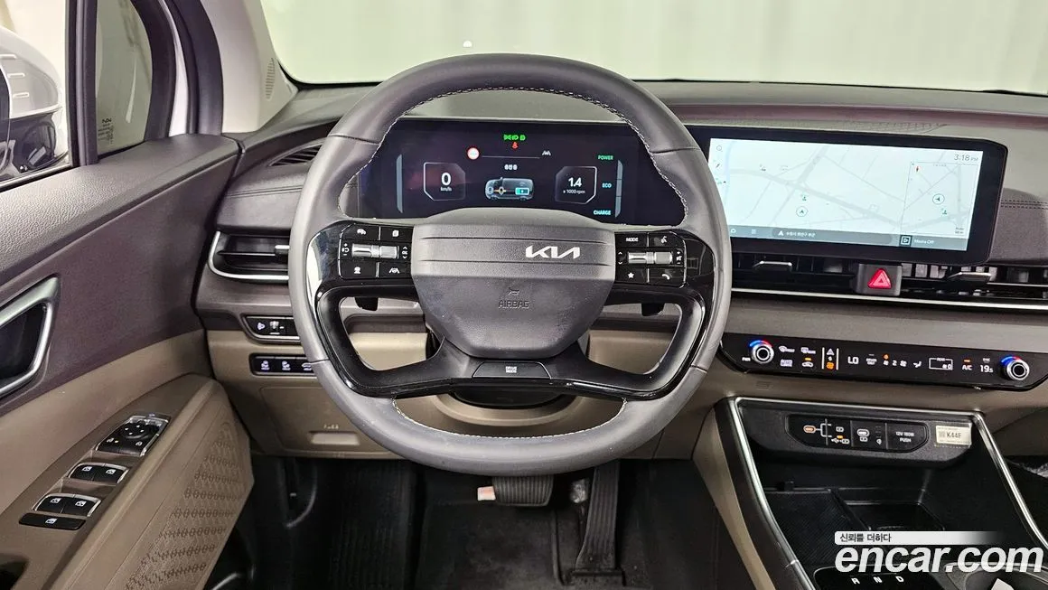 Kia Carnival — фото 8