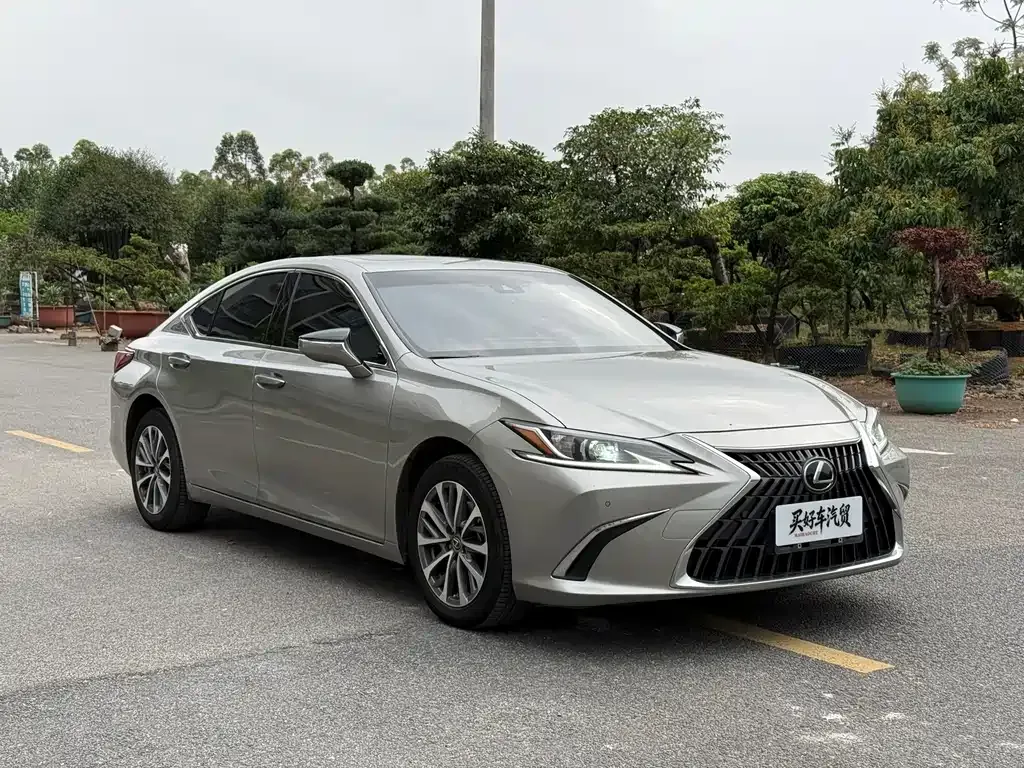Lexus ES — фото 6