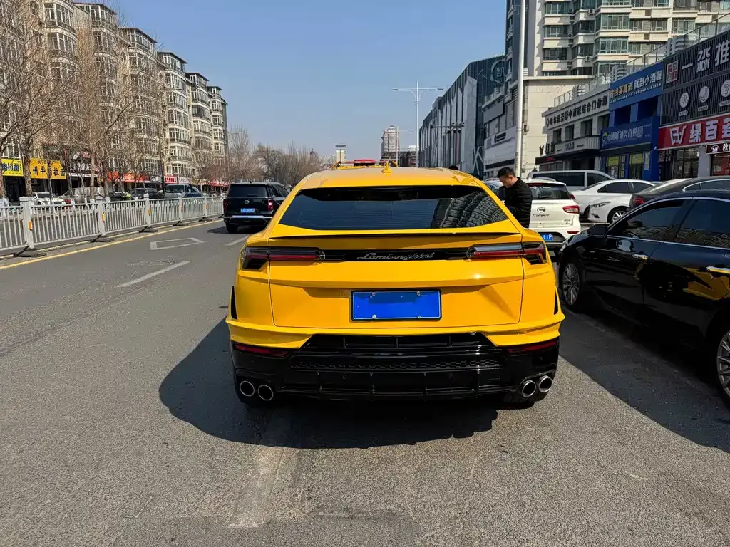 Lamborghini Urus — фото 3