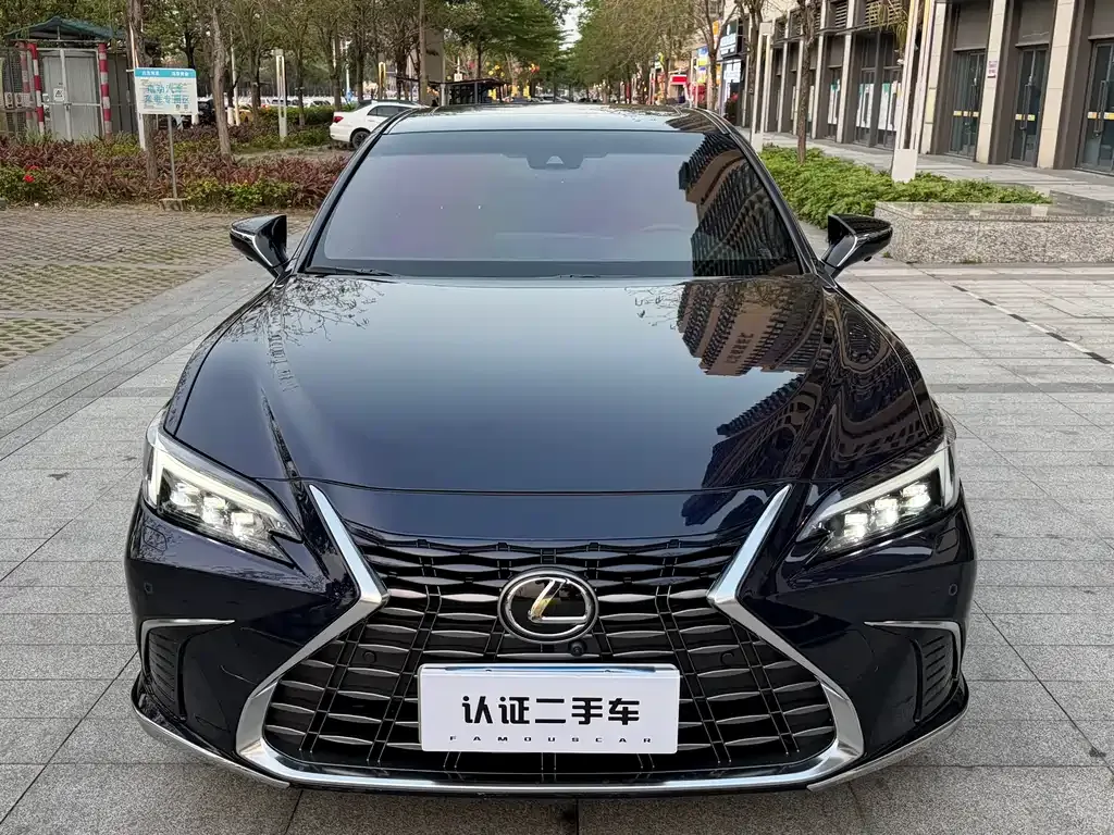 Lexus ES — фото 10