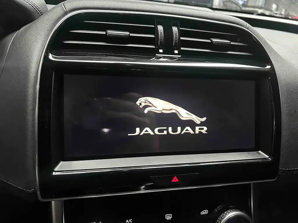 Jaguar XEL — фото 9