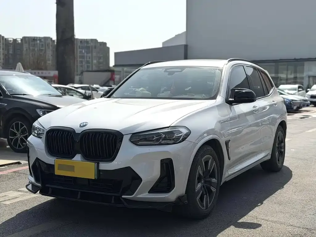 BMW iX3 — фото 1