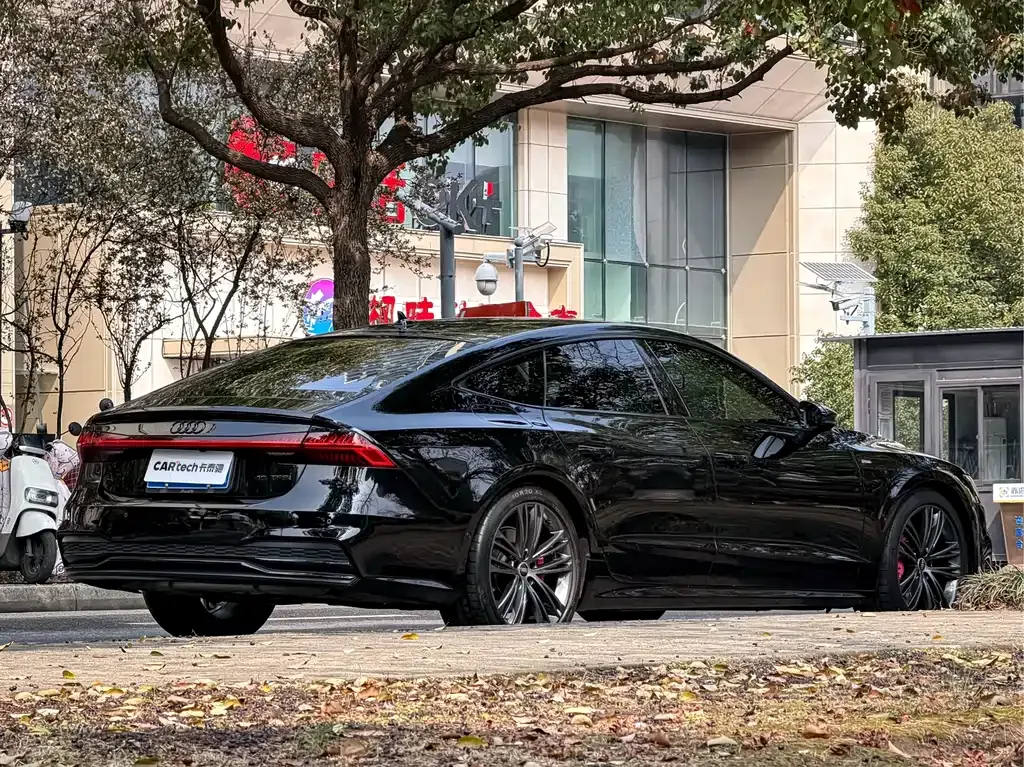 Audi A7 — фото 7