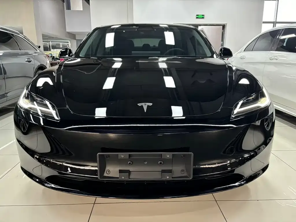 Tesla Model 3 — фото 4