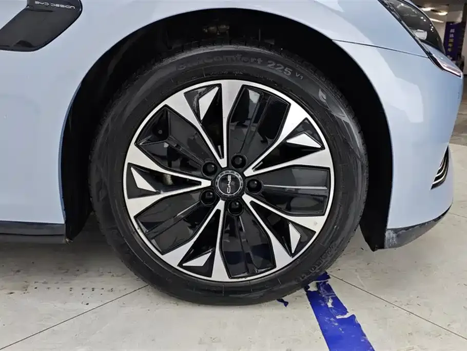 BYD Seal — фото 10