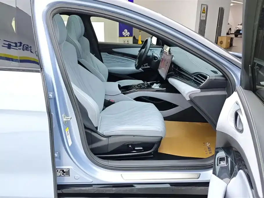BYD Seal — фото 4