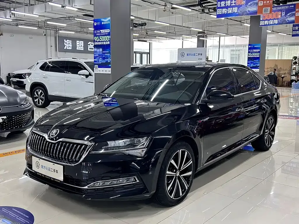 Skoda Superb — фото 1