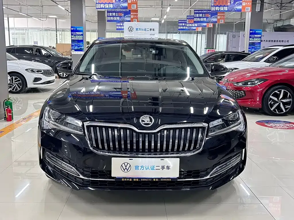 Skoda Superb — фото 8