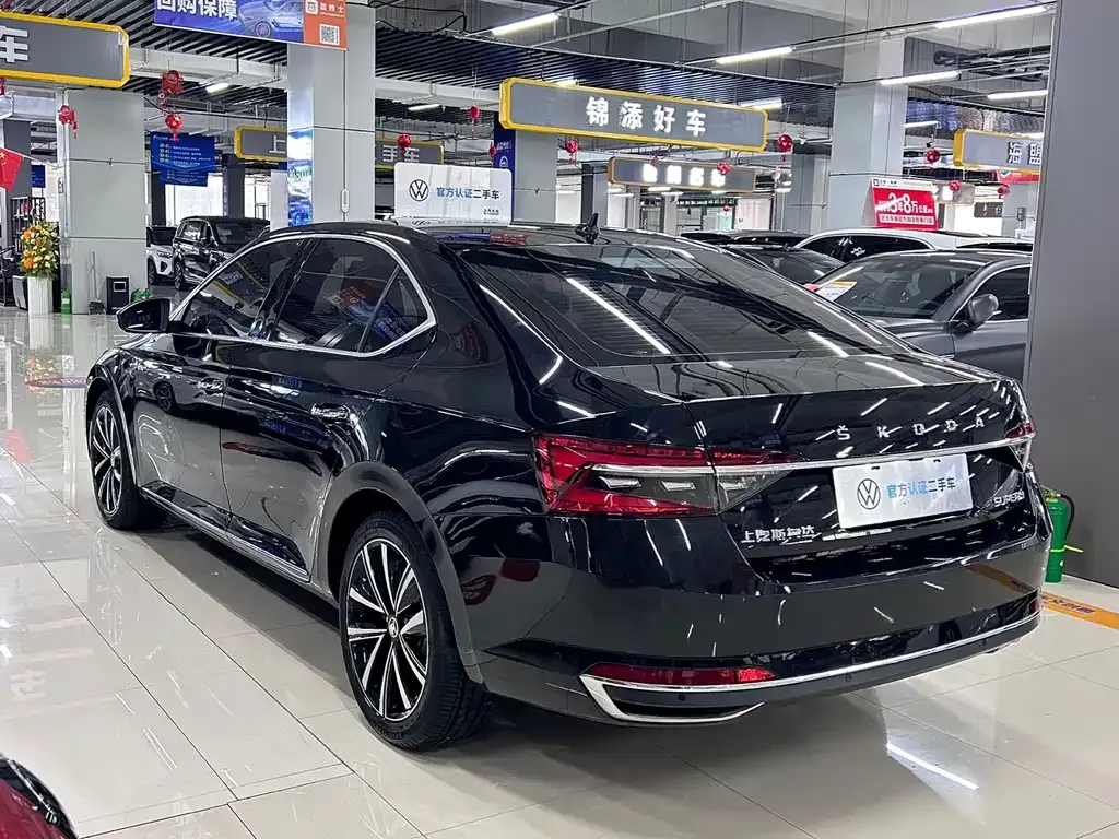Skoda Superb — фото 7