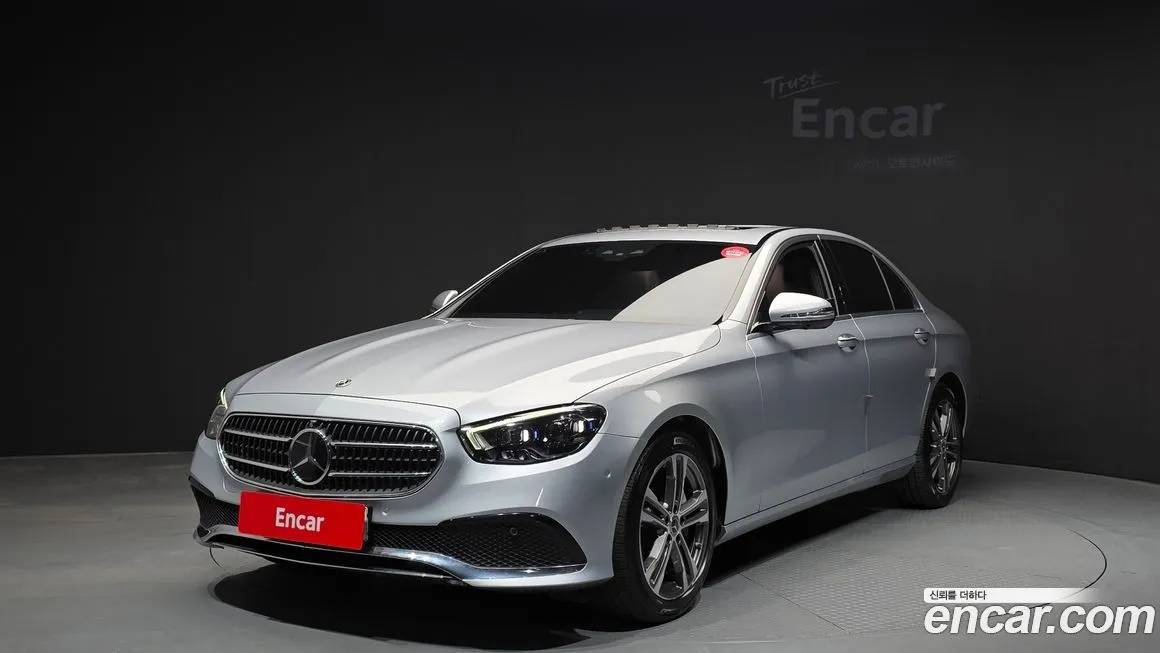 Mercedes-Benz E-Class — фото 1