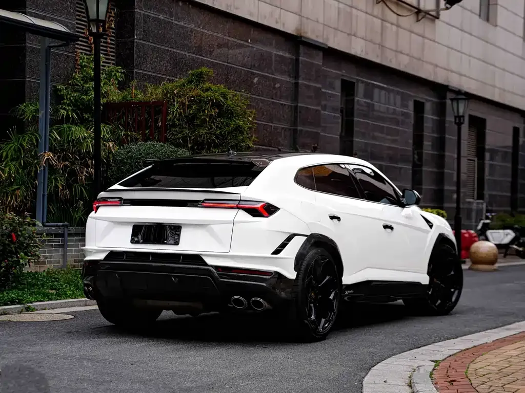 Lamborghini Urus — фото 7