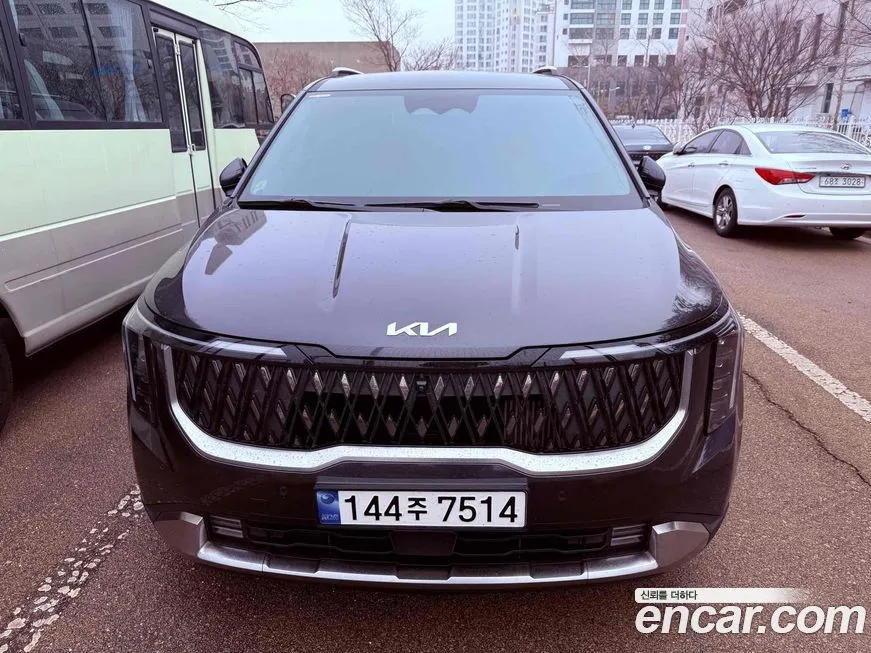Kia Carnival — фото 1