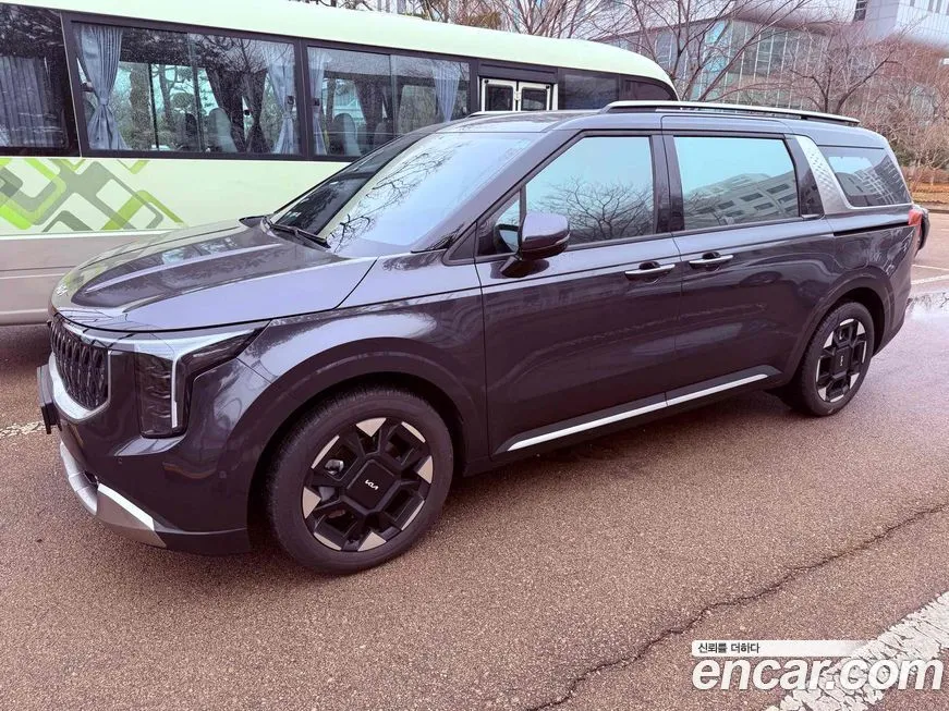 Kia Carnival — фото 10