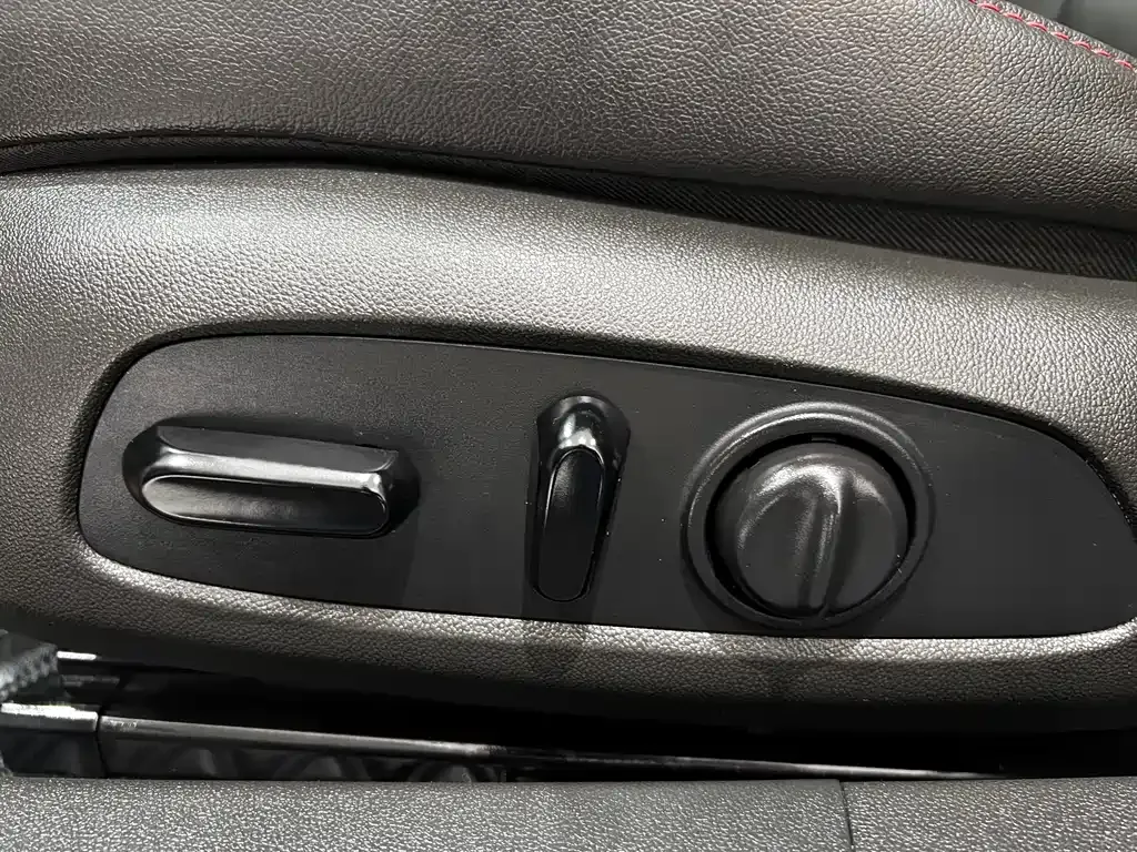 Chevrolet Malibu XL — фото 8