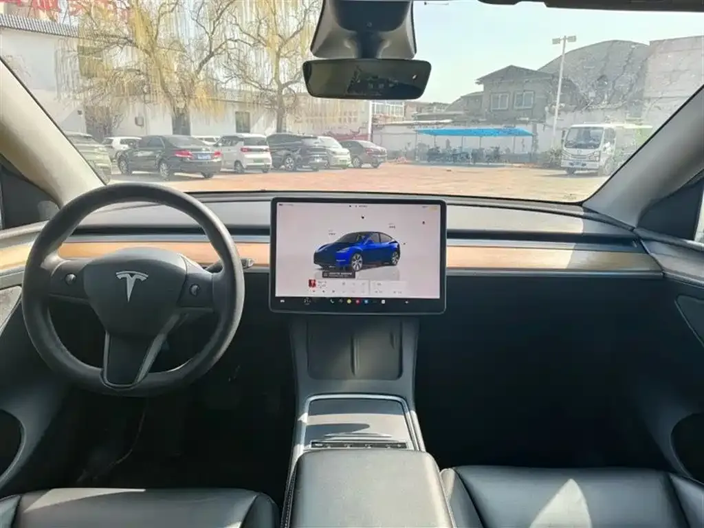 Tesla Model Y — фото 4