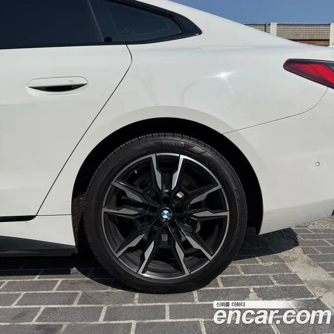 BMW i4 — фото 2