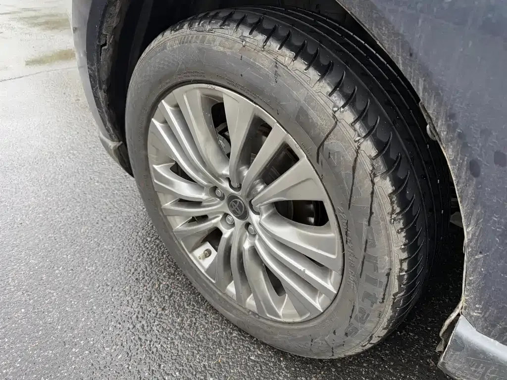 Toyota Harrier — фото 10
