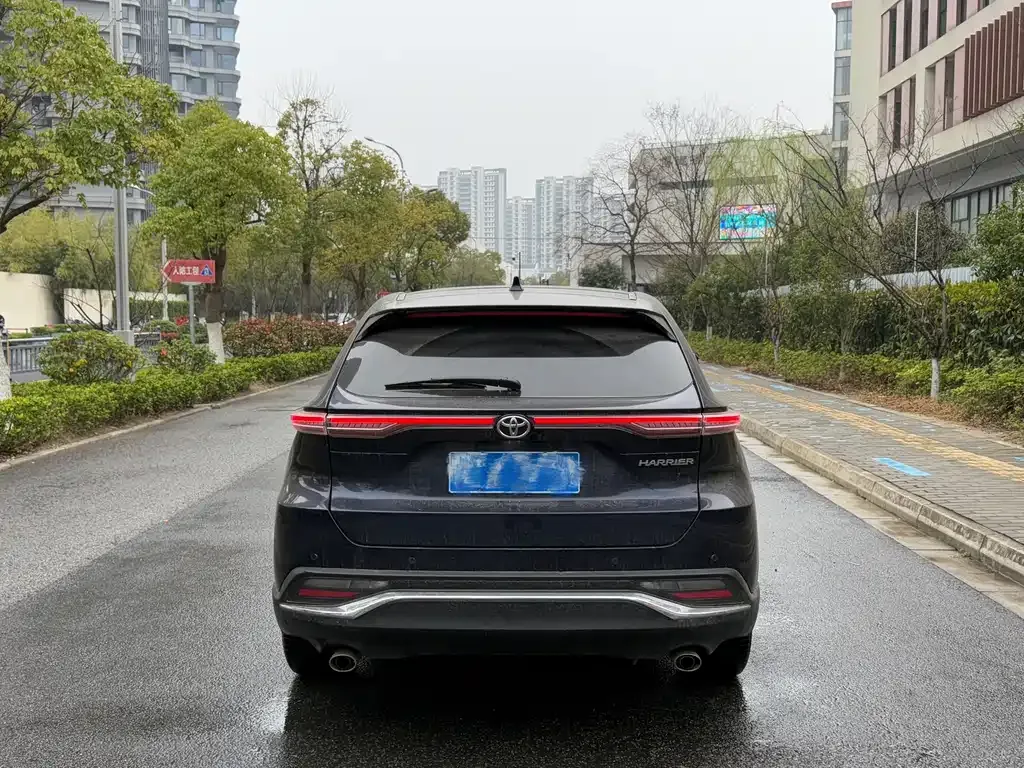 Toyota Harrier — фото 2