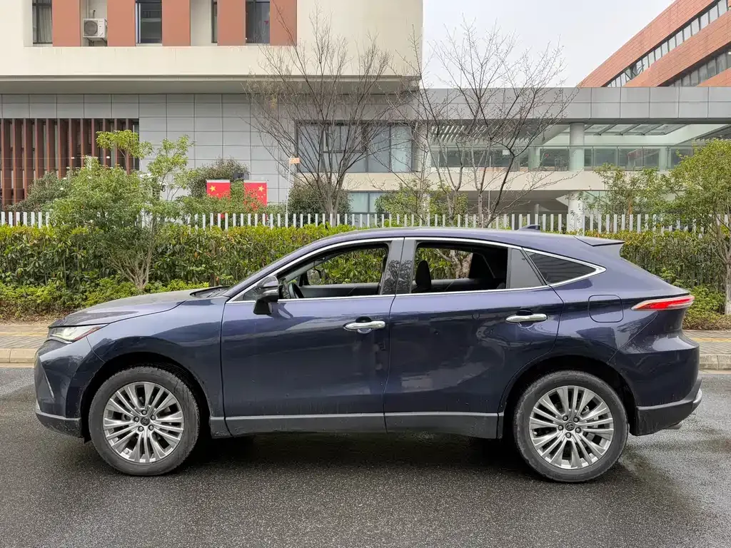 Toyota Harrier — фото 8