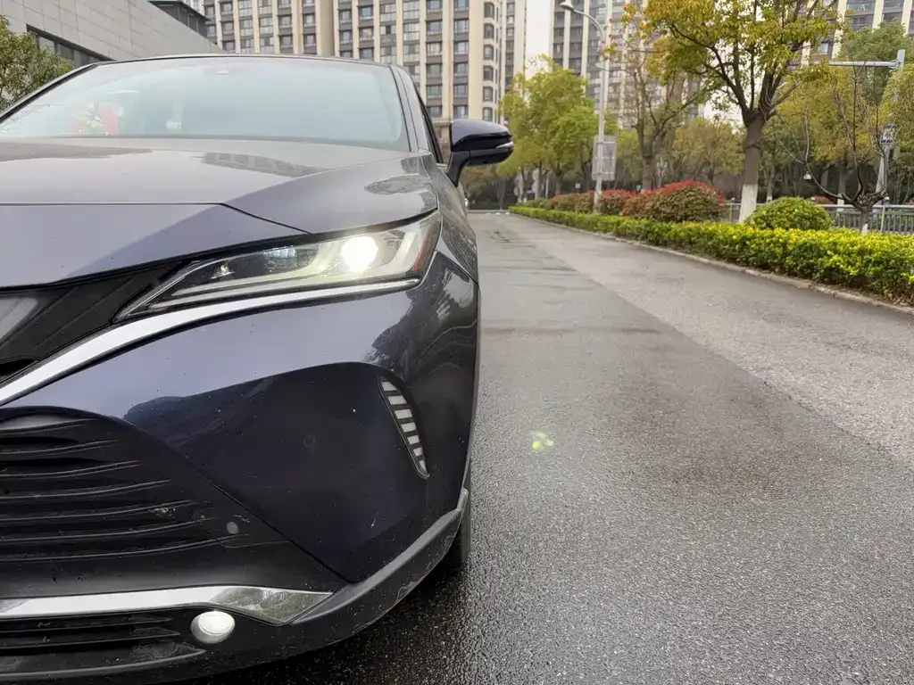 Toyota Harrier — фото 4