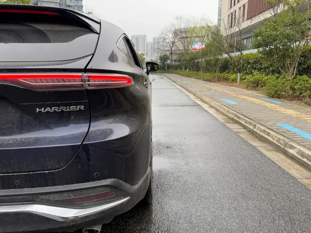 Toyota Harrier — фото 5