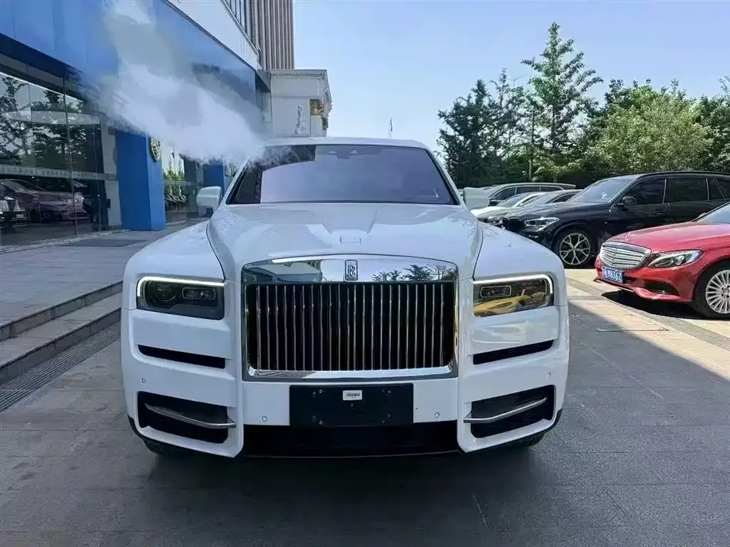 Rolls-Royce Cullinan — фото 1