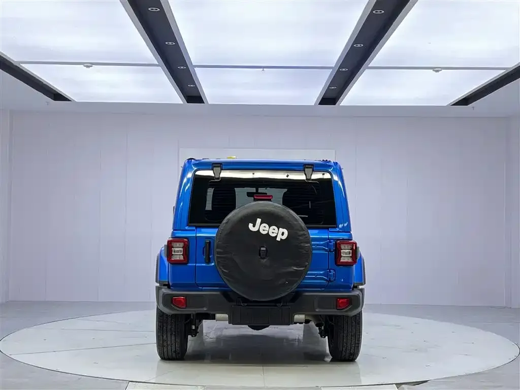 Jeep Wrangler — фото 5