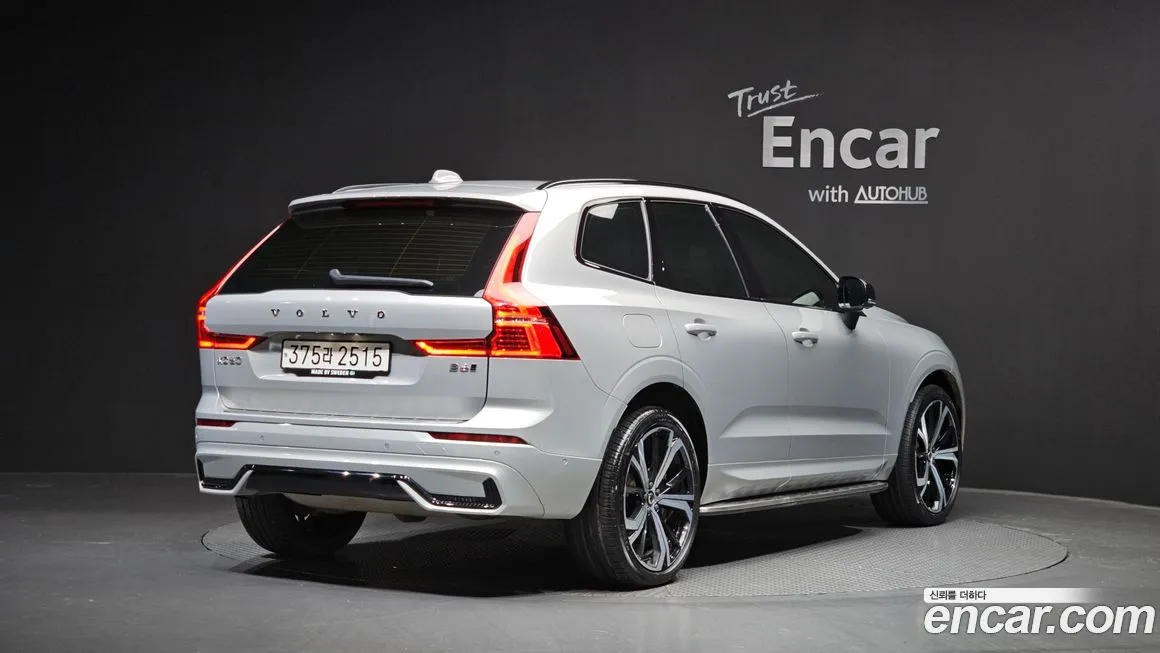Volvo XC60 — фото 3