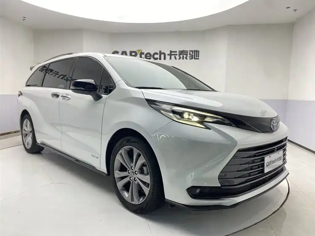 Toyota Sienna — фото 4
