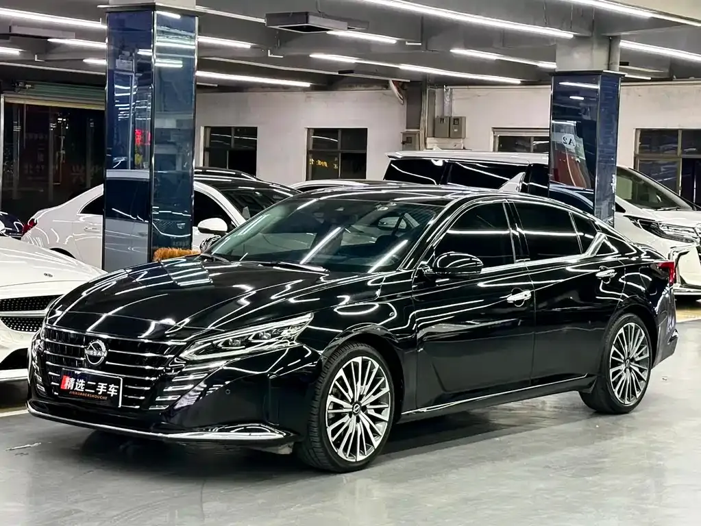 Nissan Teana — фото 1