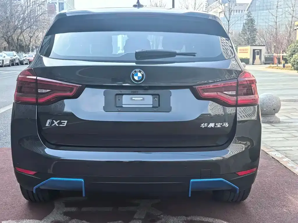 BMW iX3 — фото 4