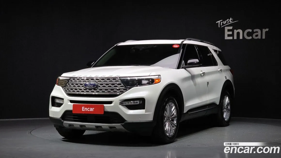 Ford Explorer — фото 1
