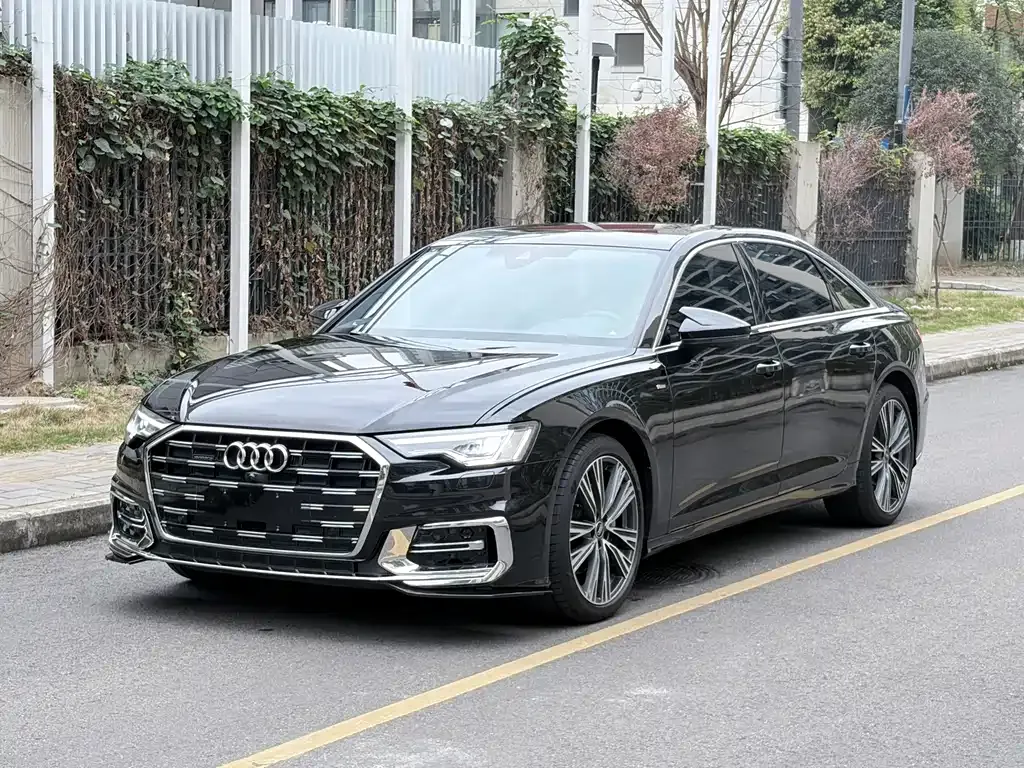 Audi A6L — фото 1