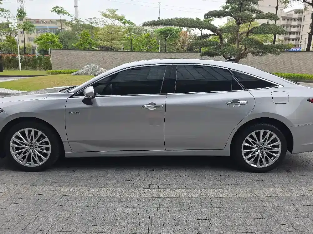 Toyota Avalon — фото 10