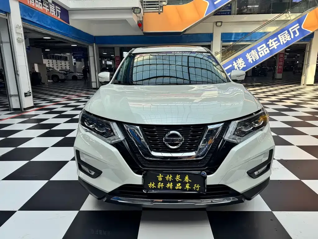 Nissan X-Trail — фото 1