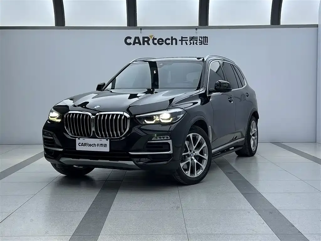 BMW X5 (Import) — фото 1