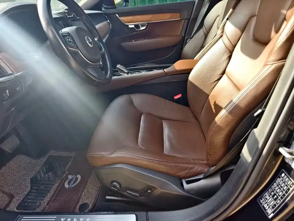 Volvo S90 — фото 9