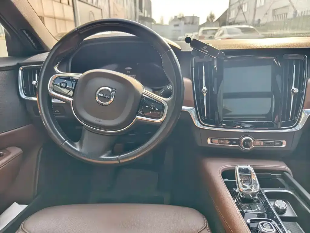 Volvo S90 — фото 6