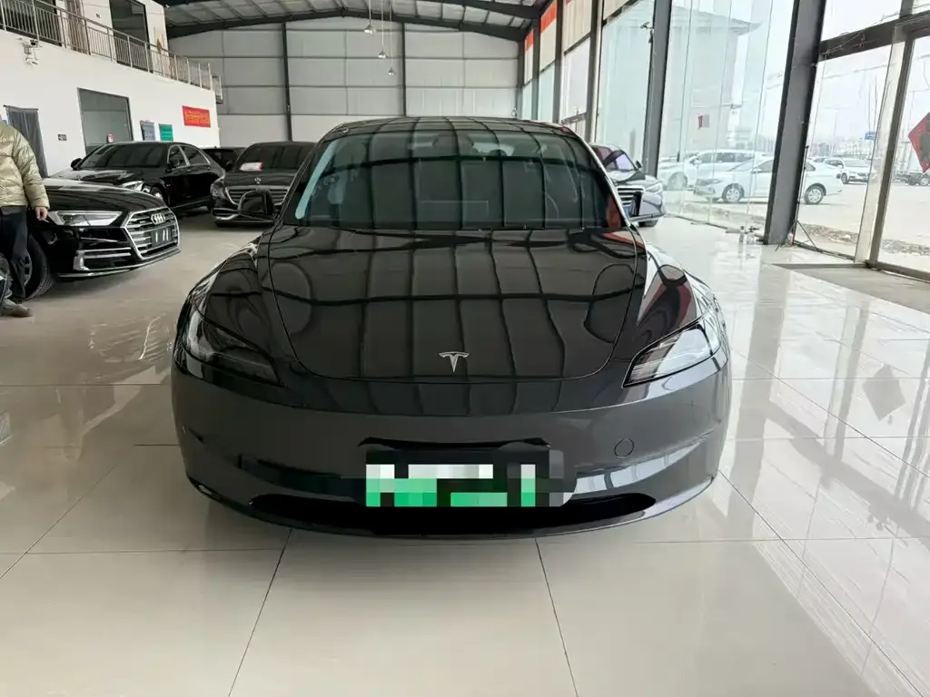 Tesla Model 3 — фото 2