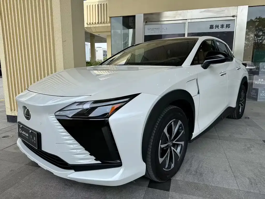 Lexus RZ — фото 1